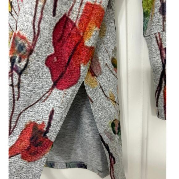 Soft Surroundings Gray Pink Floral Poppy V Neck Split Hem Tunic Top PS - Picture 7 of 11
